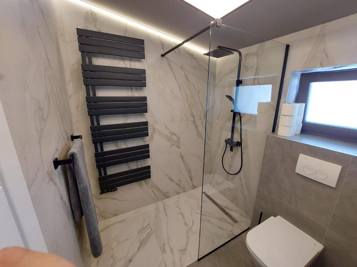 Lovely Apartment Ioana Търгу Нямц Екстериор снимка